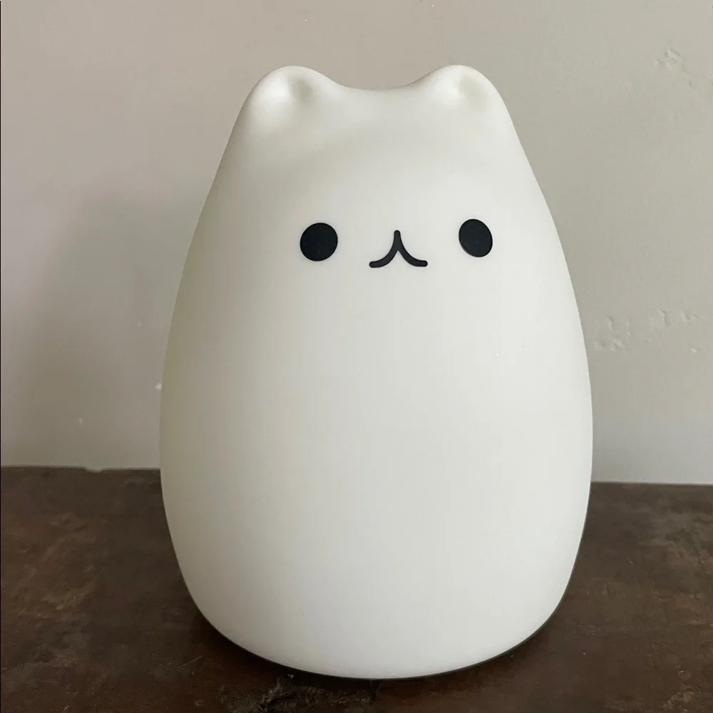 •| cat night light